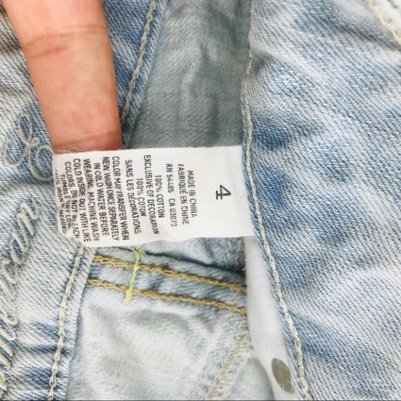 American Eagle Light wash distressed Denim short women Size 4 - Picture 14 of 16